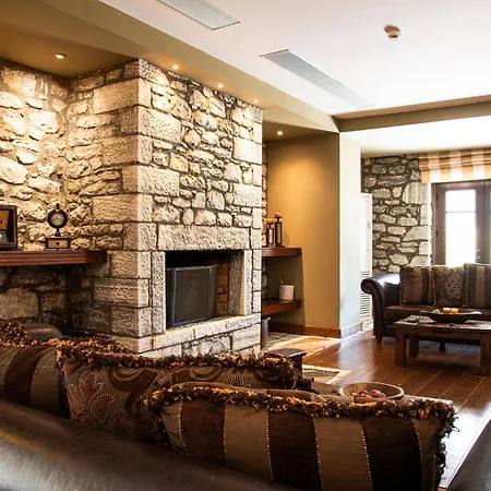 فندق Itilo Traditional Néon Oítilon