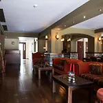 Itilo Traditional Hotell Néon Oítilon