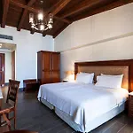 Itilo Traditional Hotell 4*