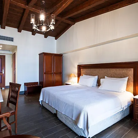 Itilo Traditional Hotel 4*