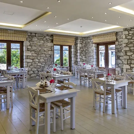 Itilo Traditional 4* Néon Oítilon