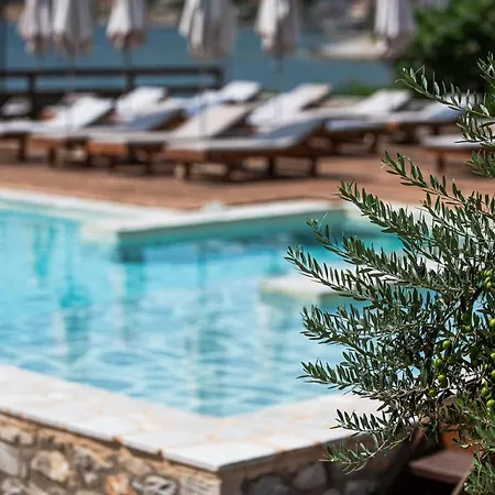 Hotel Itilo Traditional Neo Oitilo