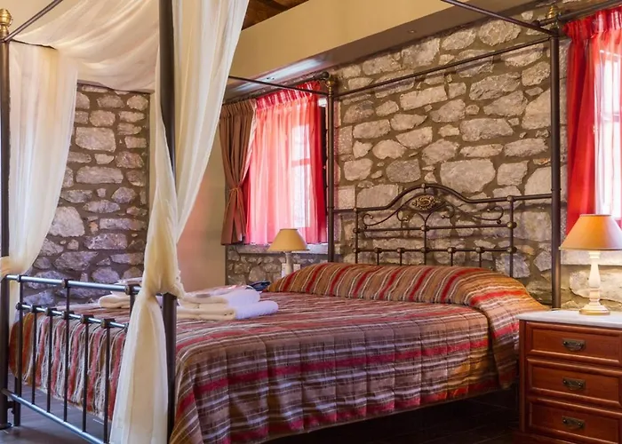 Itilo Traditional Hotel Néon Oítilon