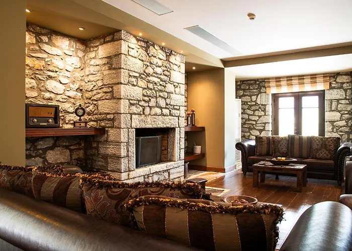 Hotel Itilo Traditional Néon Oítilon