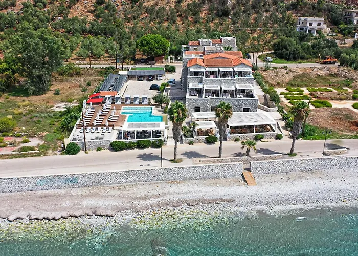 Itilo Traditional Hotel 4*