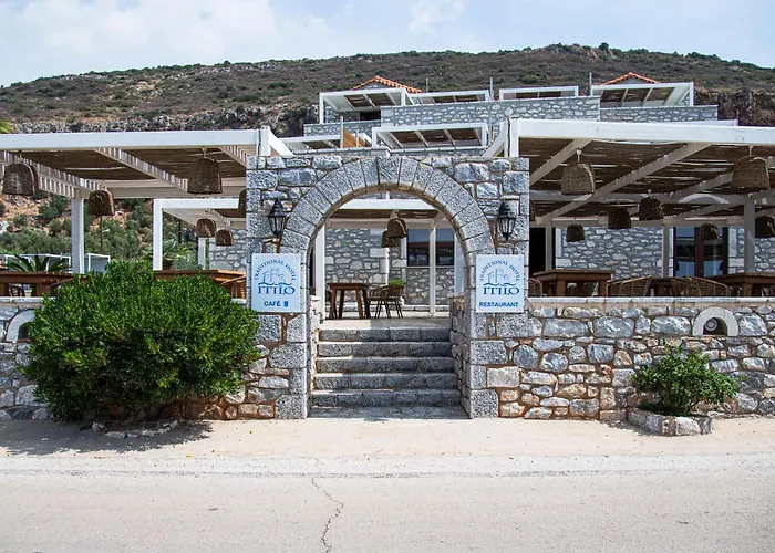 Hotel Itilo Traditional Néon Oítilon