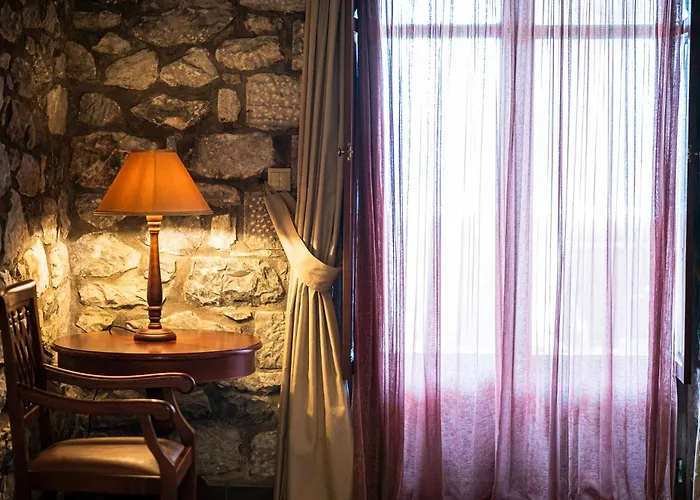 Itilo Traditional Hotel Néon Oítilon