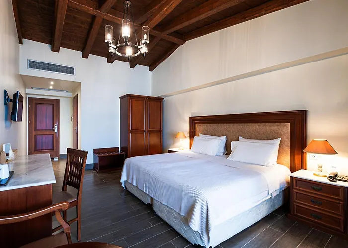 Itilo Traditional Hotel 4*