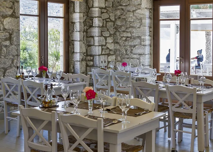 Itilo Traditional Hotel Néon Oítilon