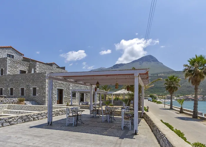 Itilo Traditional Hotel 4*